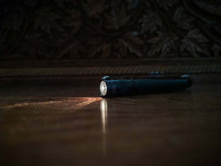 Lampe de poche dans le noir